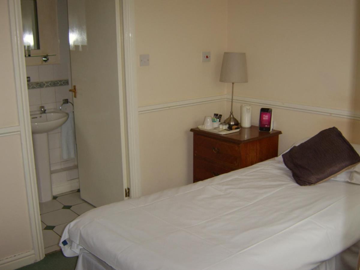 The Highwayman Hotel Кидлингтон Экстерьер фото