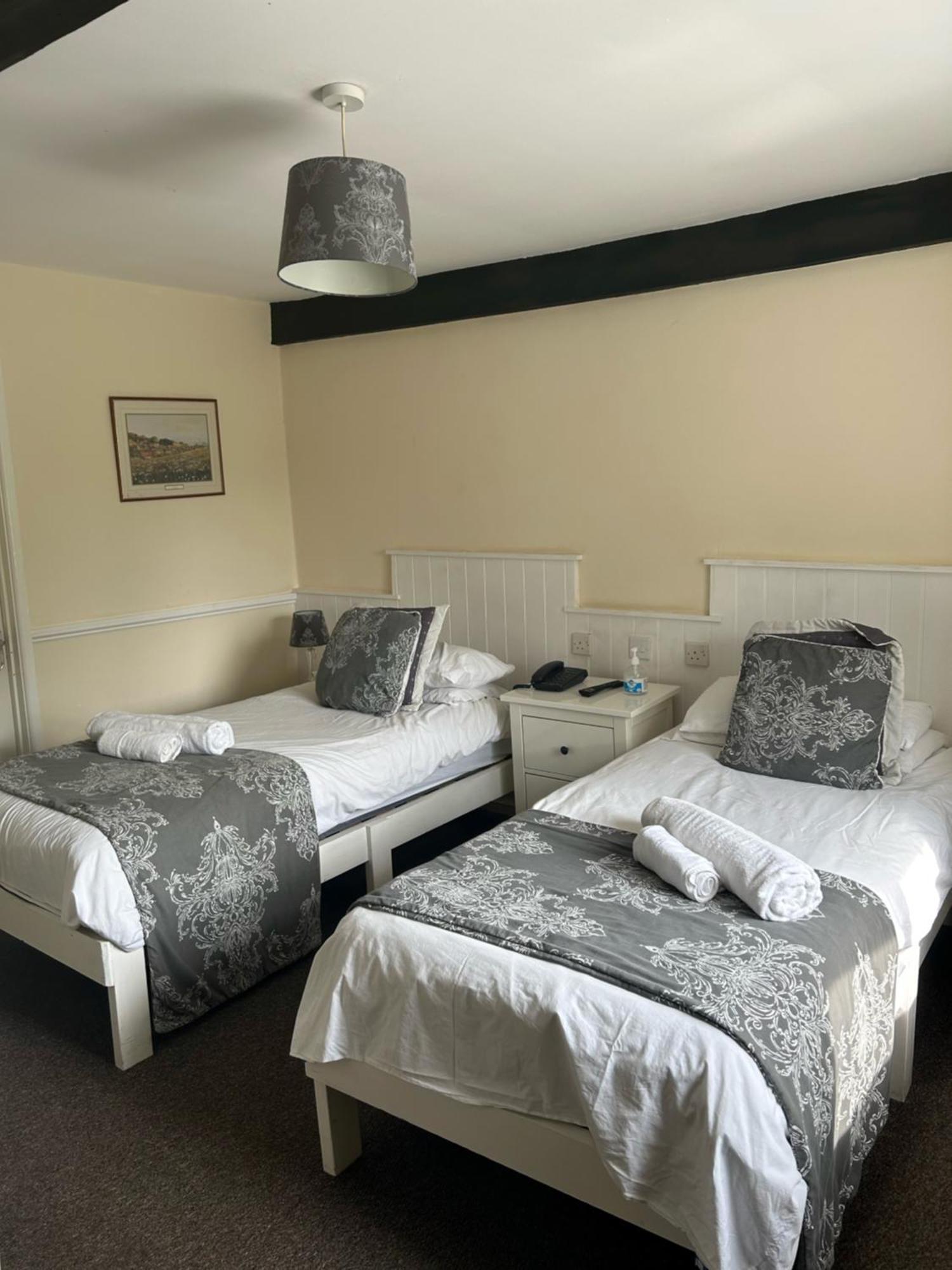 The Highwayman Hotel Кидлингтон Экстерьер фото